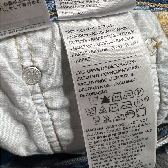 Levi’s Premium Denim shorts Women’s 27 Blue Jean distressed cutoff shorts - Picture 7 of 9